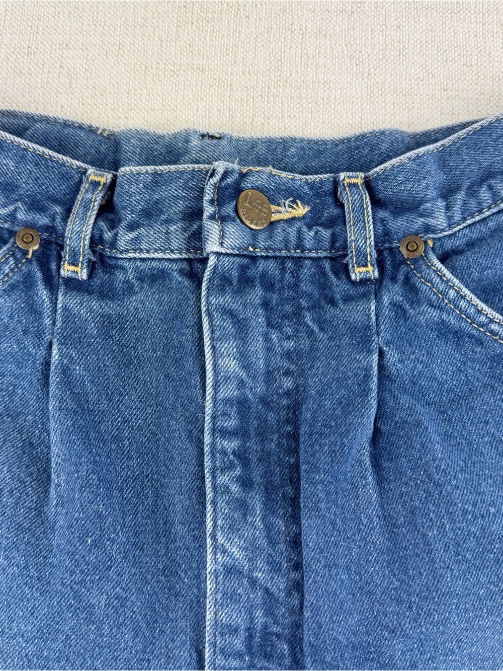 Lee high rise mom jeans pleated front Made in USA Vintage size 12 medium wash - Picture 8 of 16